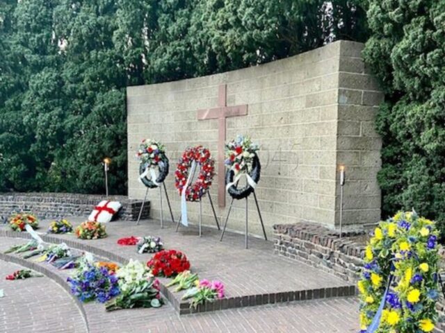 Bevrijdingsmonument 1280 x 960